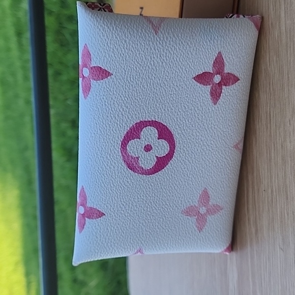 Louis Vuitton Kirigami Pochette Medium Pink By the Pool Collection 2023 - Picture 4 of 11